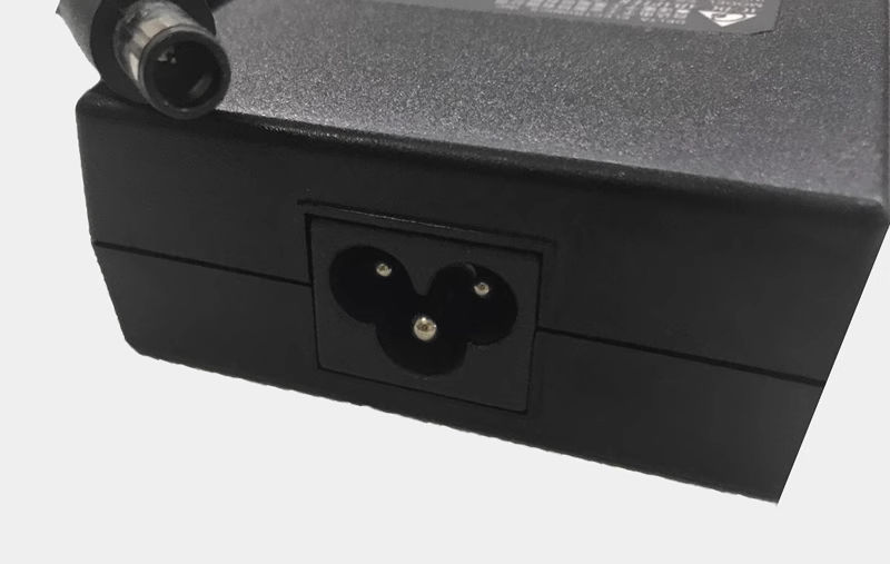 Adaptateur secteur Delta ADP-1 - Laptop Charger avis et prix